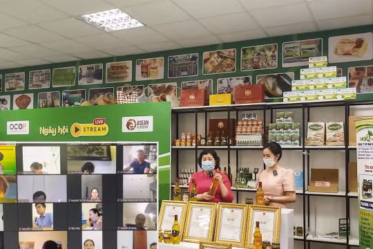 Hỗ trợ người dân tiêu thụ nông sản trên môi trường trực tuyến mùa dịch