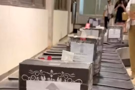 Đuổi việc nhân viên văn phòng “mạo danh” Bộ trưởng Bộ GTVT để gửi hàng
