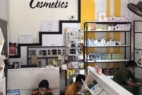 Quảng Bình: Tạm giữ gần 100 sản phẩm mỹ phẩm không có hóa đơn, chứng từ