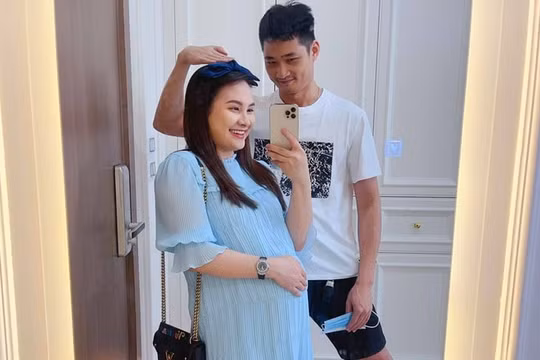 Diễn viên Bảo Thanh sinh con gái
