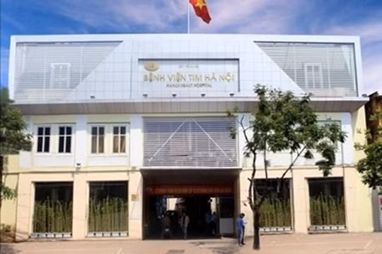 Khởi tố, bắt tạm giam nguyên Phó giám đốc và nhiều cán bộ tại Bệnh viện Tim Hà Nội