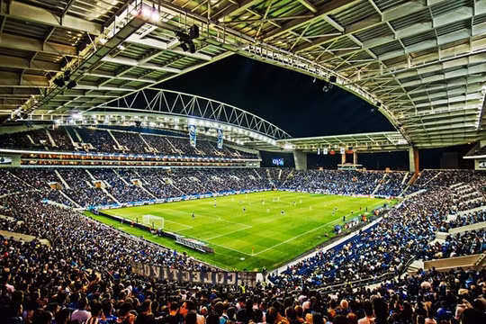 Đổi địa điểm diễn ra trận chung kết Champions League
