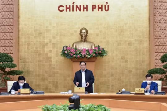 Thủ tướng: Kiên trì thực hiện thích ứng an toàn, linh hoạt, kiểm soát hiệu quả dịch bệnh COVID-19