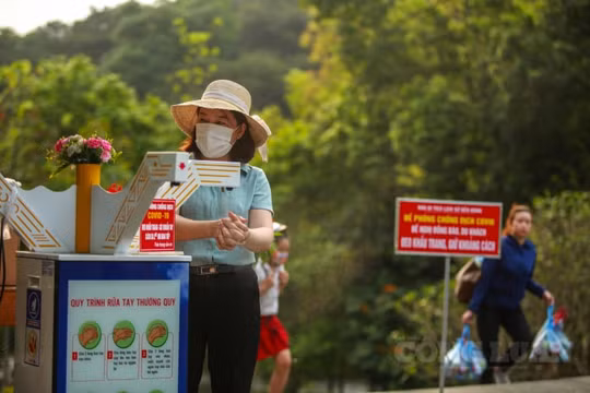 Lễ hội Đền Hùng 2021: Du khách không đeo khẩu trang sẽ không được lên các khu di tích