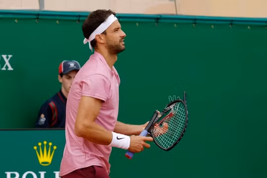 Tay vợt Rafael Nadal xin lỗi khi loại Dimitrov sau 55 phút