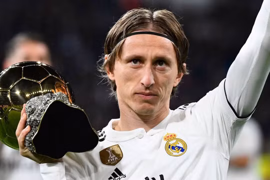 Tiền vệ Luka Modric gia hạn hợp đồng với CLB Real Madrid