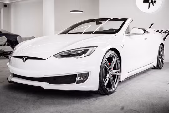 Tesla Model S được độ thành xe mui trần