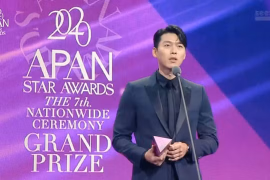 Hyun Bin nhắc đến Son Ye Jin khi thắng giải Daesang