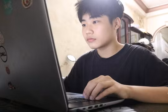 Nỗi lòng tân sinh viên chưa “nếm mùi” giảng đường, vì ảnh hưởng của dịch Covid-19