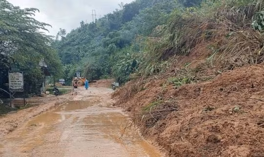 Sửa chữa kịp thời những hư hỏng hạ tầng giao thông do mưa lũ gây ra
