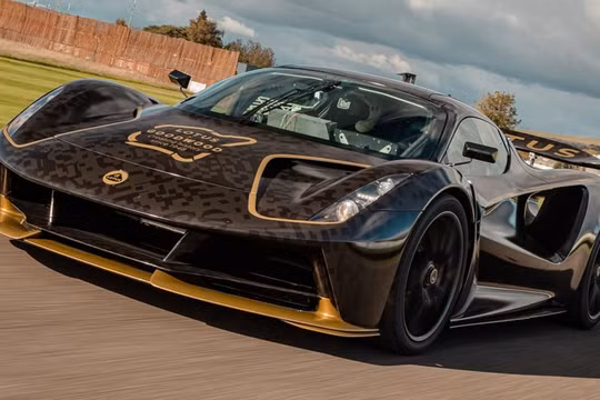 Siêu xe điện Lotus Evija có giá 3,8 triệu USD tại Malaysia