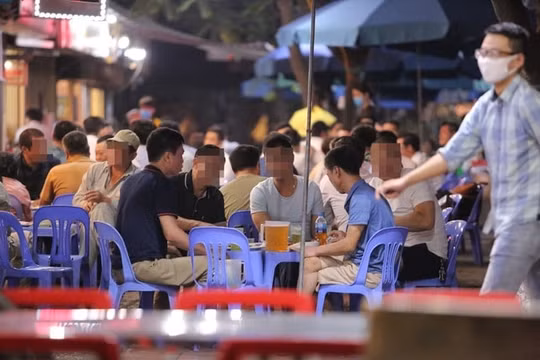 Hà Nội: Tạm dừng hoạt động quán bia, giải tỏa chợ cóc để phòng dịch Covid-19