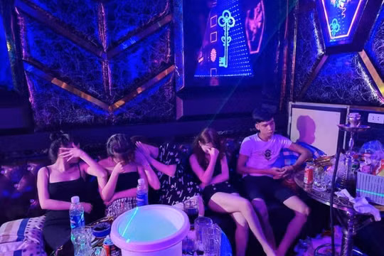Bắc Ninh: Đề nghị xử phạt 33 thanh niên tụ tập, hát karaoke không tuân thủ quy định phòng dịch