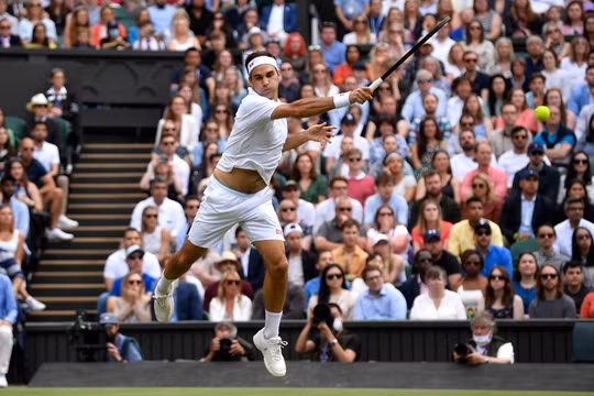 Roger Federer lần thứ 18 vào vòng 4 Wimbledon