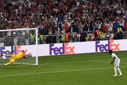 Thủ thành Donnarumma được bầu chọn là cầu thủ hay nhất Euro 2020