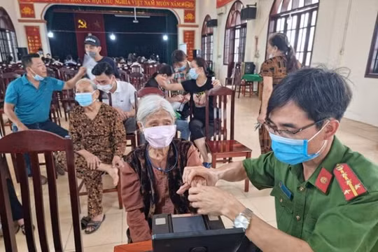 Hà Nội tạm dừng cấp CCCD ở Đông Anh, Thanh Trì vì dịch COVID-19