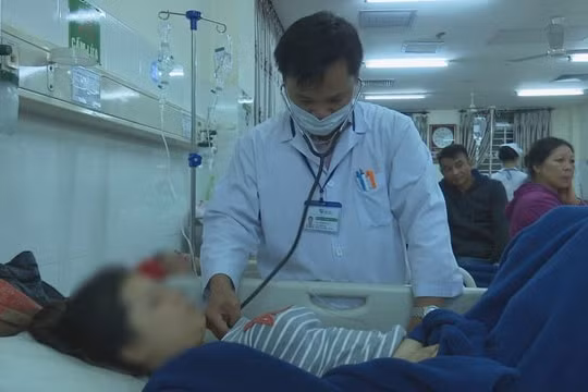 Đắk Lắk: Gần 40 người nhập viện nghi ngộ độc sau khi ăn bánh mì