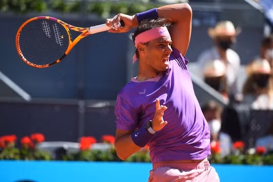 Rafael Nadal lần thứ 15 vào tứ kết Madrid Open