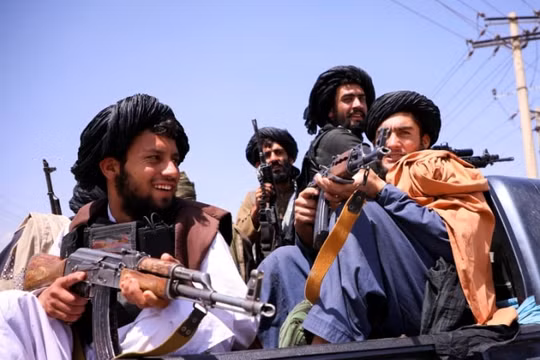IS dùng chiến thuật của Taliban để tấn công chính quyền mới
