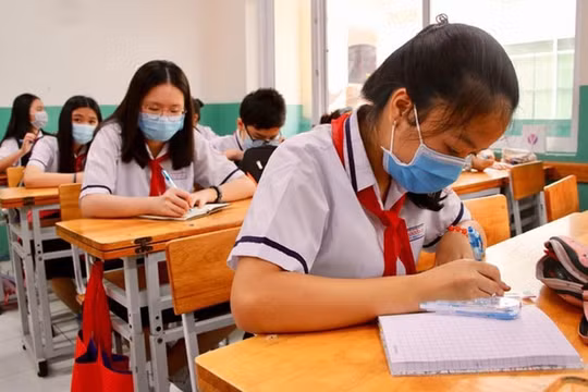 Hỗ trợ 50% học phí với 1,3 triệu học sinh Hà Nội