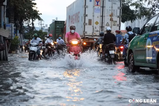 Dự báo thời tiết 23/10: Cảnh báo mưa lớn ở Tây Nguyên và Nam Bộ