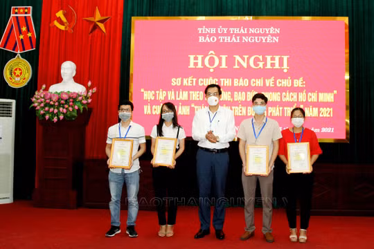 Thái Nguyên lựa chọn 21 tác phẩm báo chí xuất sắc viết về Bác