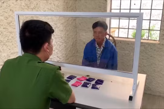 Sơn La: Bắt đối tượng mua bán trái phép 1600 viên ma tuý tổng hợp