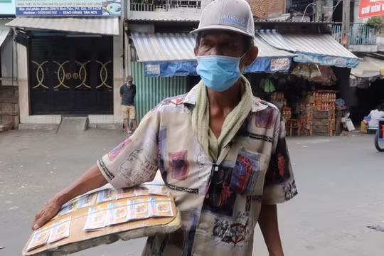 Thực hiện Chỉ thị 16, TP. HCM tạm dừng hoạt động bán vé số và dừng các dịch vụ ăn uống mang về