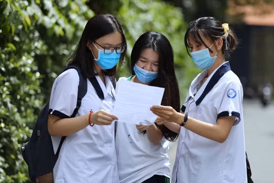 Đề thi môn Vật lý tốt nghiệp THPT 2021, mã đề 208