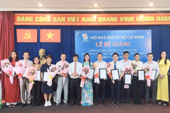 Hội Nhà báo TP. HCM trao hơn 100 chứng nhận bồi dưỡng nghiệp vụ Báo chí - Truyền thông