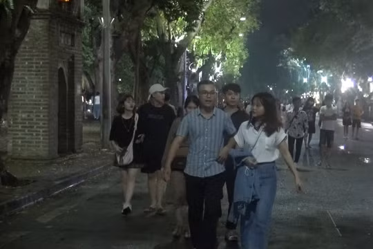 Hà Nội: Nhiều người dân vẫn chủ quan trong phòng dịch COVID-19