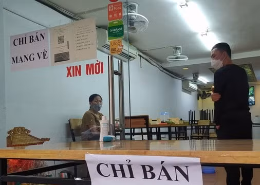Từ 12h ngày 19/12, quận Hai Bà Trưng dừng bán hàng ăn uống tại chỗ
