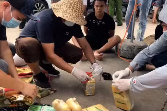 Ngụy trang 10kg ma túy trong các gói chè, đưa từ Điện Biên về Bắc Ninh tiêu thụ