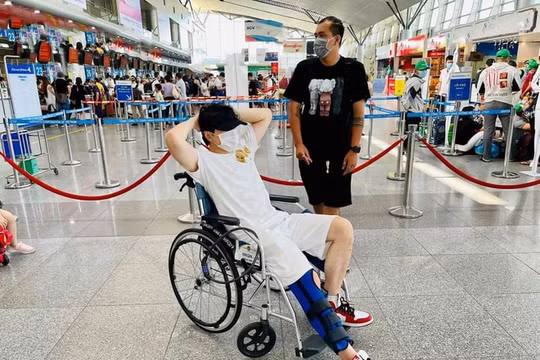 Nam rapper Karik và những sao Việt gặp sự cố trên sân khấu