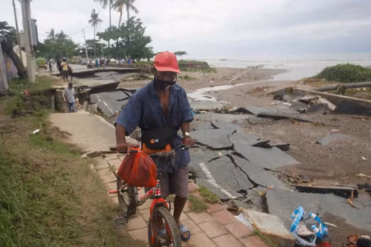 Bão nhiệt đới khiến ít nhất 97 người chết ở Indonesia và Đông Timor