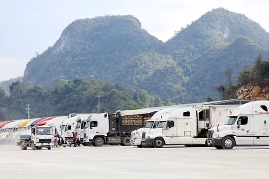 Thêm cửa khẩu với Trung Quốc dừng thông quan