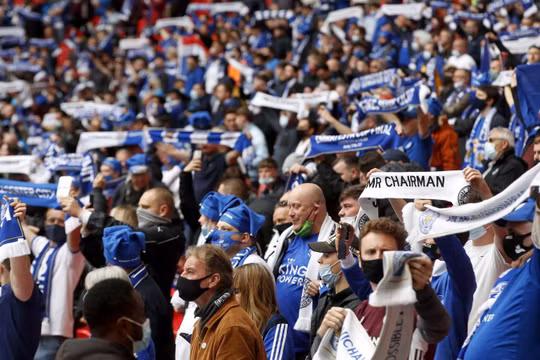 UEFA cho phép người hâm mộ đội khách đến sân theo dõi các trận đấu