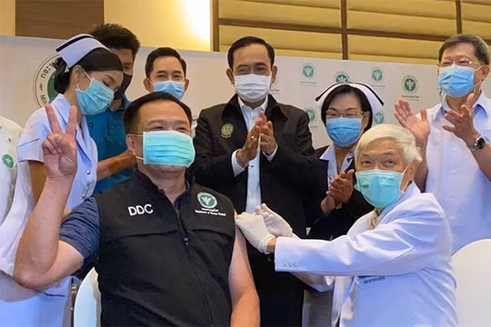 Thái Lan bắt đầu kế hoạch tiêm phòng vắc xin COVID-19
