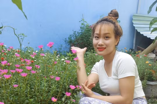 Bỏ làm công nhân, cô gái 9X khởi nghiệp với hoa mười giờ kiếm hơn 20 triệu đồng/tháng