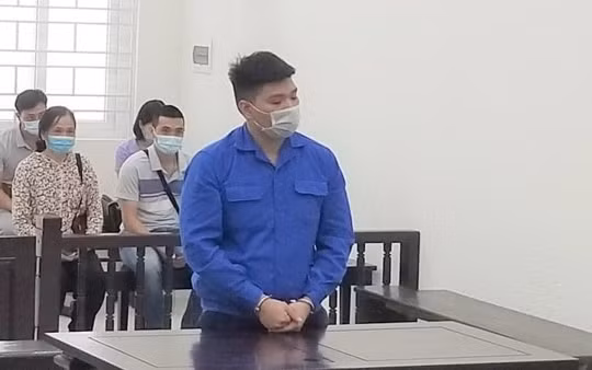 Hà Nội: Cựu cán bộ công an vô ý bắn chết người bị phạt 2 năm 6 tháng tù