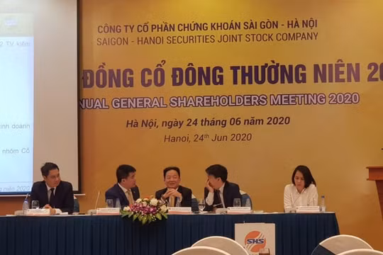Công ty chứng khoán của bầu Hiển sẽ chia cổ tức 12% bằng “tiền tươi thóc thật”