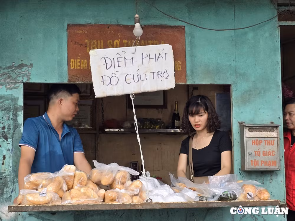nuoc song hong bat dau rut nhe tai nhieu khu dan cu ven song hinh 9