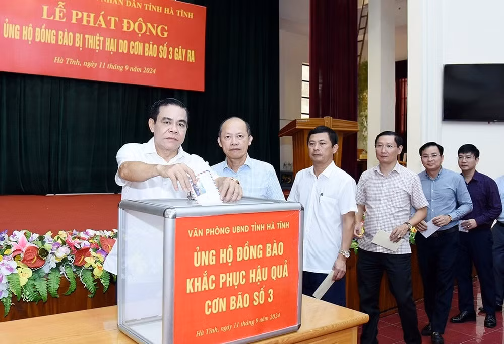 ha tinh van dong hon 46 ty dong ho tro cac tinh phia bac bi thiet hai do bao lu hinh 1