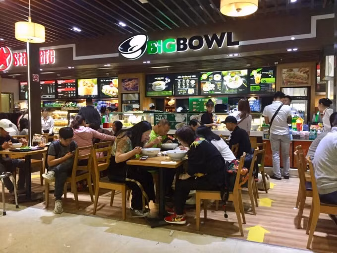 Cửa hàng Big Bowl tại sân bay Tân Sơn Nhất. Ảnh: TL