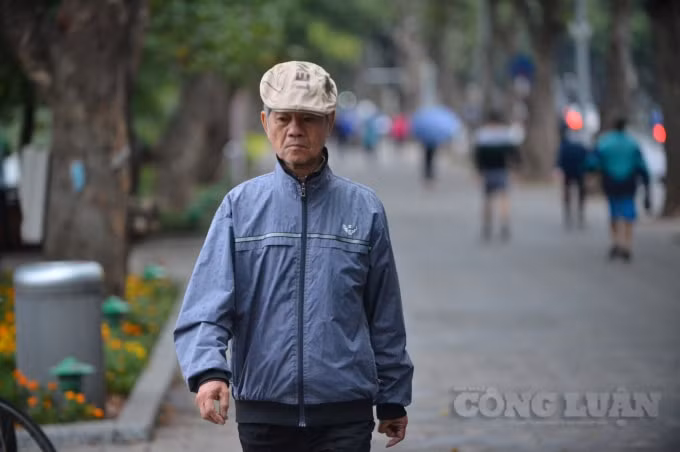 Miền Bắc sáng sớm có sương mù, trưa chiều hửng nắng (Ảnh: Quang Hùng)