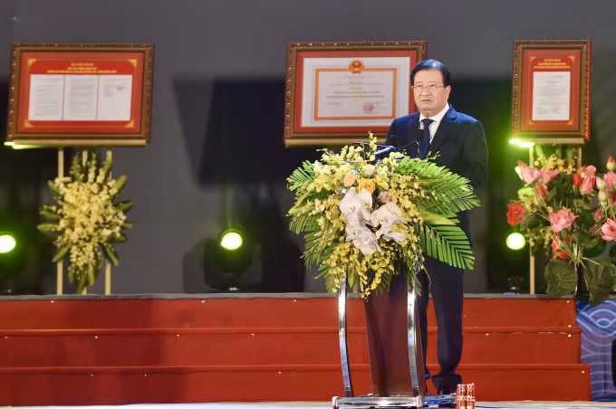 Phó Thủ tướng Trịnh Đình Dũng phát biểu tại buổi lễ.
