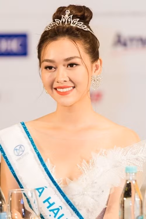 Á hậu Tường San muốn hạn chế hoạt động showbiz sau khi kết hôn.