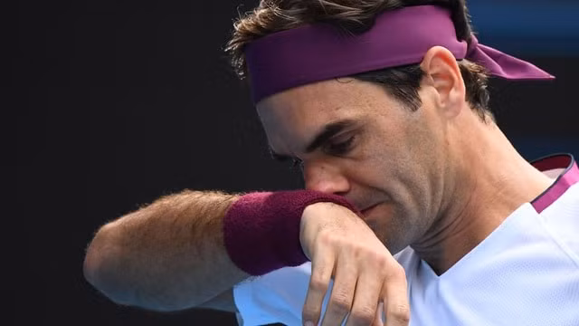 Dù đã trở lại tập luyện nhưng Roger Federer chưa tái xuất bởi sợ tái phát chấn thương.