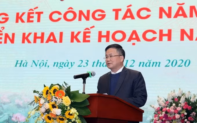 Ông Lê Thanh Khuyến Tổng Cục trưởng Tổng cục Đất đai phát biểu tại hội nghị. Ảnh: Trường Giang