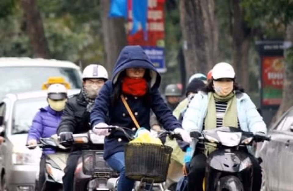 Hà Nội đón năm 2021 trong giá rét 9 độ C. Ảnh: TL